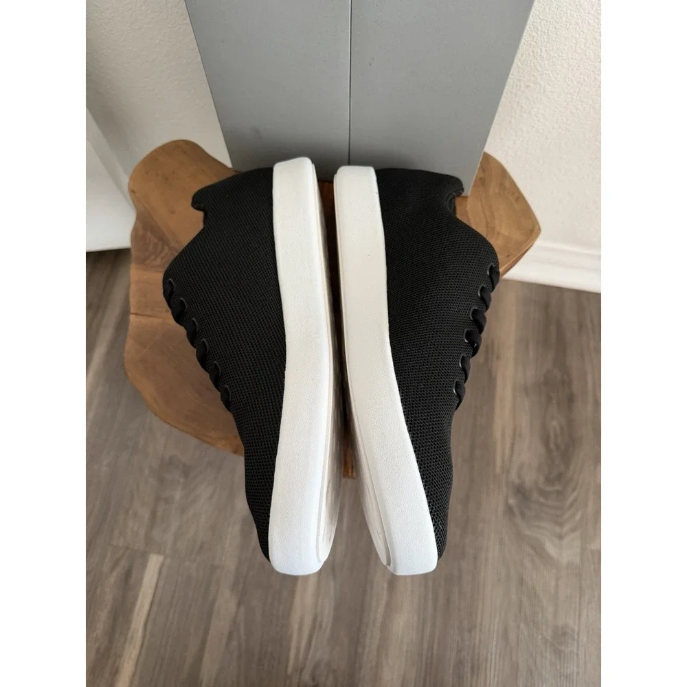 Atoms Model 000 Shoes NEW in Box Sneakers Men 9.5 Women 11 Black Comfort Slip On